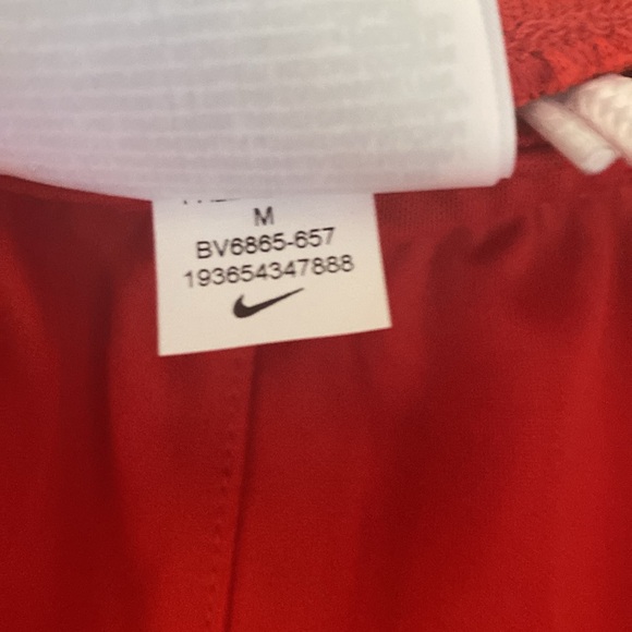BNWT NIKE SHORTS Size M . - Picture 7 of 10
